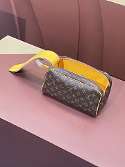 Louis Vuitton Dopp Kit Toiletry yellow line Pouch - 4