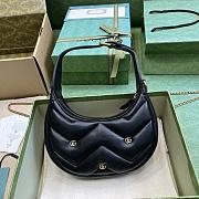 Gucci GG Marmont half-moon-shaped black leather bag  - 5