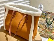 Gucci brown suede and shearling tote bag  - 5