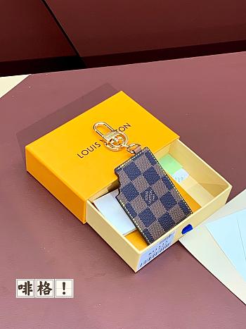 Louis Vuitton chocolate bar keychain 02