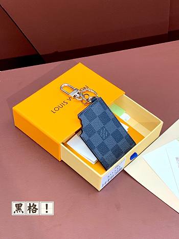 Louis Vuitton chocolate bar keychain 04