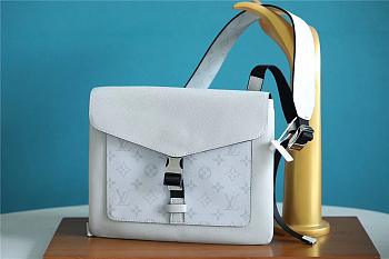 Louis Vuitton Outdoor Messenger White Bag M30413