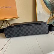 Louis Vuitton District MM Messenger Bag - 3