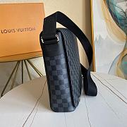 Louis Vuitton District MM Messenger Bag - 5