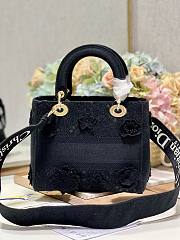 Dior Lady D-lite medium black flower embroidery bag - 5