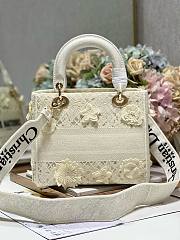 Dior Lady D-lite medium white flower embroidery bag - 4