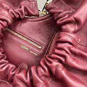 Loewe Squeeze small red leather bag  - 5