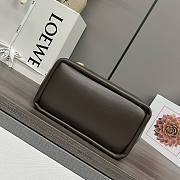 Loewe Squeeze small coffee leather bag - 5