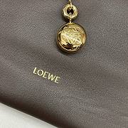 Loewe Squeeze small coffee leather bag - 4
