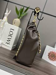Loewe Squeeze small coffee leather bag - 2