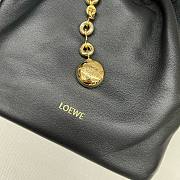 Loewe Squeeze small black leather bag - 5