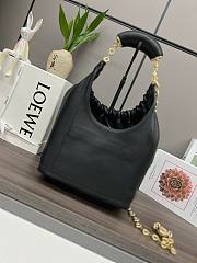 Loewe Squeeze small black leather bag - 4