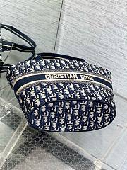 Dior blue monogram embroidery basket bag - 4