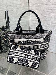 Dior blue white and black flower embroidery basket bag - 4