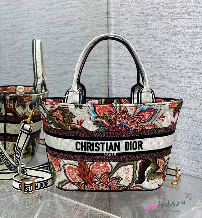 Dior blue red flower embroidery basket bag - 1