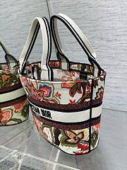 Dior blue red flower embroidery basket bag - 6