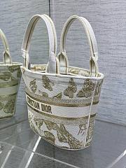 Dior blue white and gold butterfly embroidery basket bag - 5