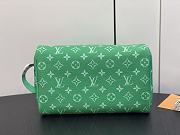 Louis Vuitton Dopp Kit Toiletry green leather pouch  - 5