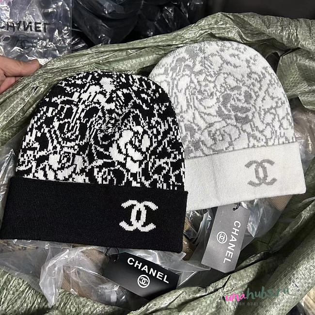 Chanel flower hat ( white/ black) - 1