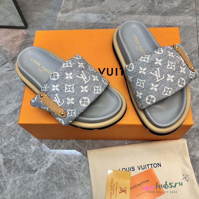 Louis Vuitton Pool Pillow Gray Flat - 1