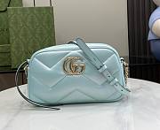 Gucci marmont green iridescent shoulder bag - 1