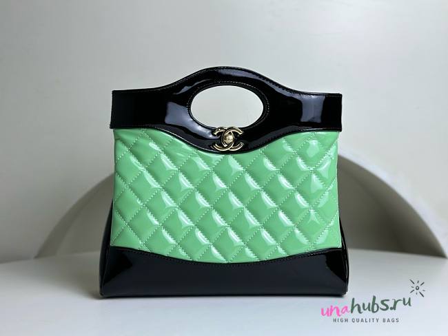 Chanel 23A patent green leather 31 bag - 1