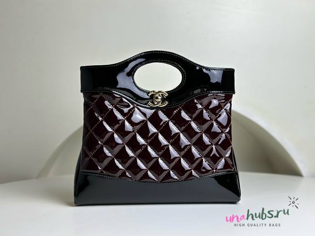 Chanel 23A patent red leather 31 bag - 1