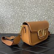 Valentino Garavani Loco brown shoulder bag - 4