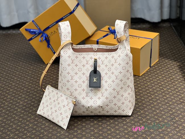 Louis Vuitton M24409 Atlantis GM Bag - 1