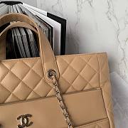 Chanel pocket brown leather tote bag  - 2