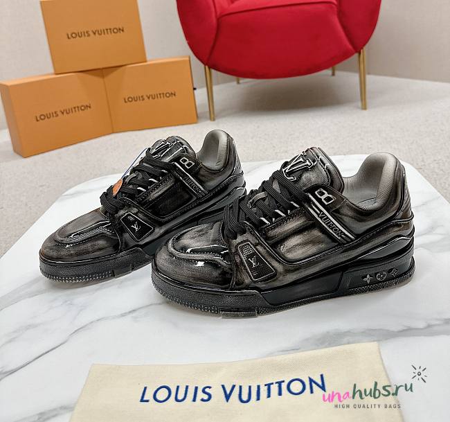 Louis Vuitton LV Trainers Fuchsia Low Top Black Sneaker - 1