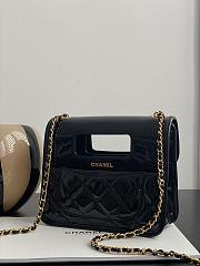 Chanel 23S black patent tote bag  - 3