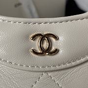 Chanel 23A white leather 31 bag - 2