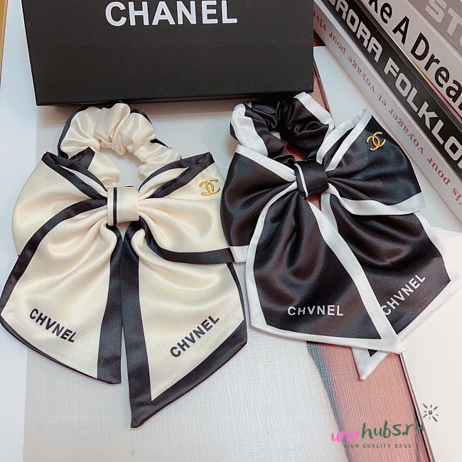 Chanel a set crunches  - 1