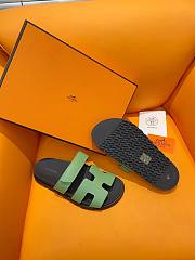 Hermes Chypre green leather sandal 02 - 5