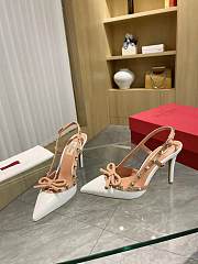 Valentino Garavani Rockstud Bow White Slingback Heels - 4