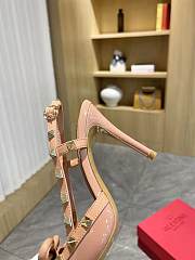 Valentino Garavani Rockstud Bow Beige Slingback Heels - 2