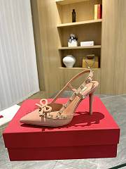 Valentino Garavani Rockstud Bow Beige Slingback Heels - 4