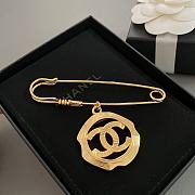 Chanel brooch 03 - 1