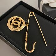 Chanel brooch 03 - 3