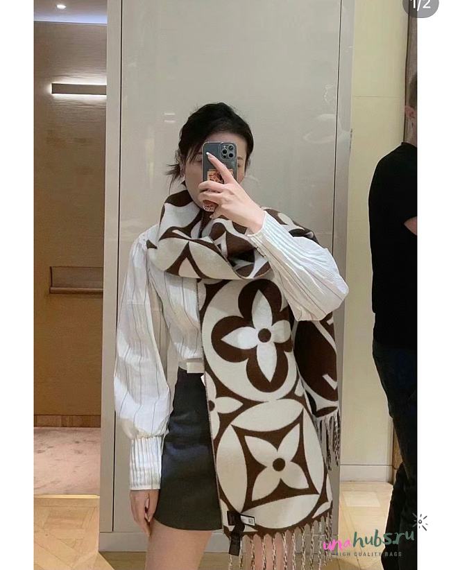 Louis Vuitton Logo Wool Scarf in Brown ( 3 colors) - 1