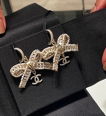 Chanel Metal Crystal Pearl earings 