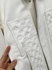 Louis Vuitton monogram white  leather coat - 6