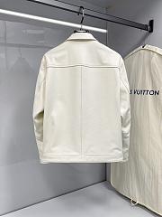 Louis Vuitton monogram white  leather coat - 5