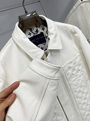 Louis Vuitton monogram white  leather coat - 4