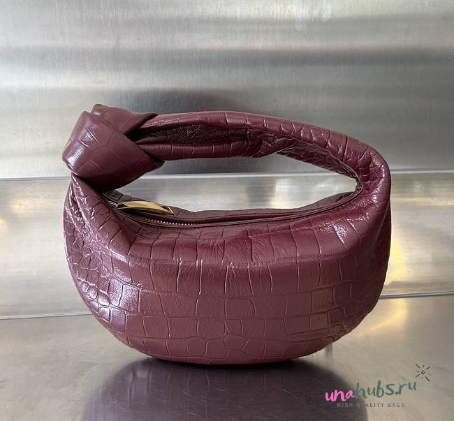 Bottega Veneta red crocodile skin bag - 1