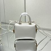 Fendi Cube-shaped mini white bag - 4