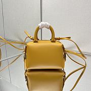 Fendi Cube-shaped mini yellow bag - 4