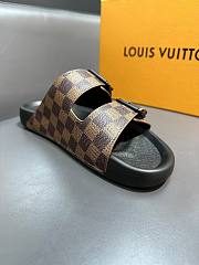 Louis Vuitton brown damier slippers - 4