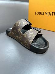 Louis Vuitton brown monogram slippers - 5